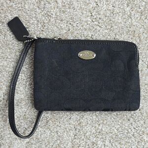 Coach Signature Black Wristlet